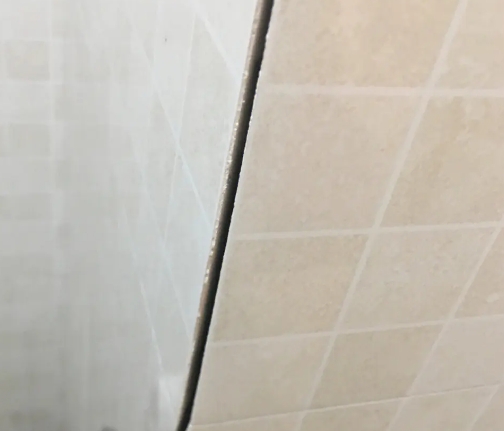 马村瓷砖空鼓维修公司分享阳台瓷砖脱落的修复过程可以分为以下几个步骤